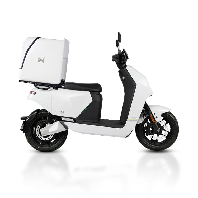skuter-elektryczny-iamelectric-ncf-d-bialy-7-kopia.png